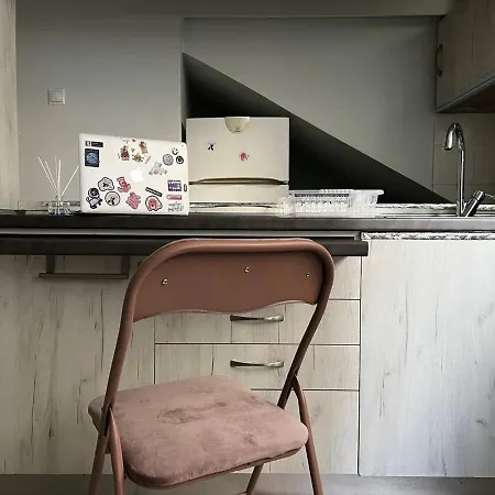 Central Renovated Studio *